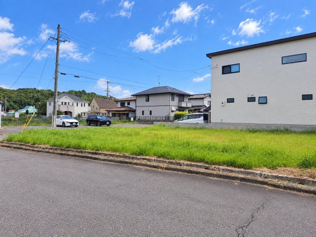 竜王町大字薬師の前面道路含む現地写真