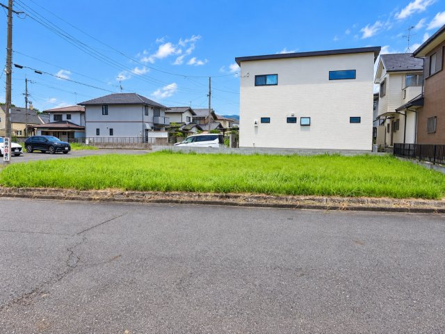竜王町大字薬師の前面道路含む現地写真