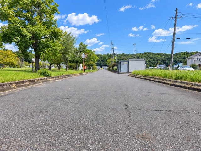 竜王町大字薬師の前面道路含む現地写真