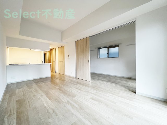 プレサンス栄ライズの居間・リビング