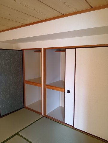 練馬区南大泉５丁目の賃貸マンションの和室|押入れは収納量たっぷりです！