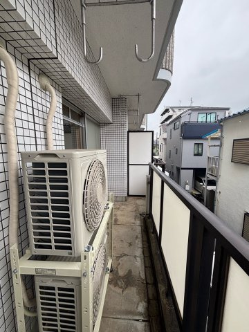 【バルコニー】 | 醍醐マンション | 暖かな日差しのふりそそぐバルコニー