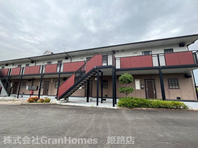 ハッピーバード市川の外観