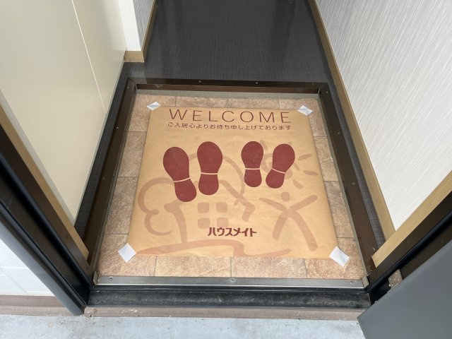 ハッピーバード市川の玄関
