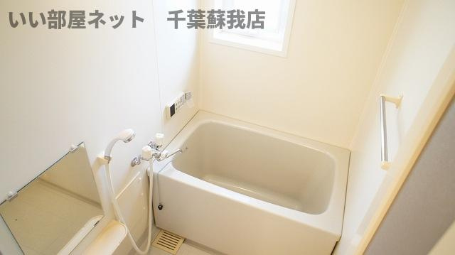 オレンジハウスの浴室|日々の疲れを癒すお風呂付です