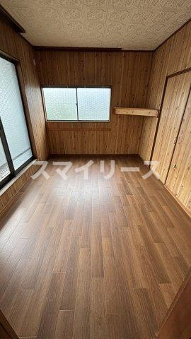 野田市上花輪新町戸建の居間・リビング