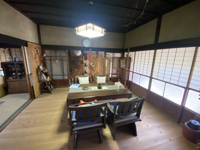 江田島市沖美町畑の中古一戸建の玄関
