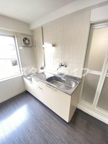 大阪市淀川区木川西１丁目の賃貸マンションのキッチン