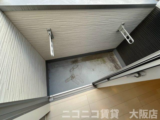 大阪市城東区東中浜６丁目のアパートのバルコニー