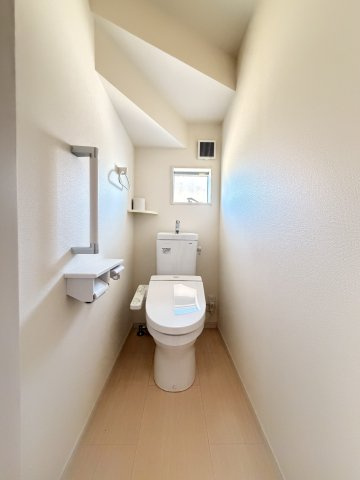 北葛城郡広陵町三吉元赤部方のトイレ|落ち着いたトイレです　1F