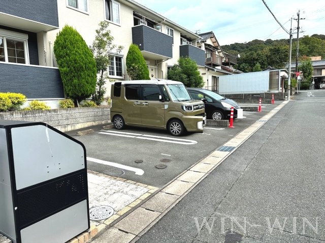 グラン・ジュテ 壱番館の駐車場