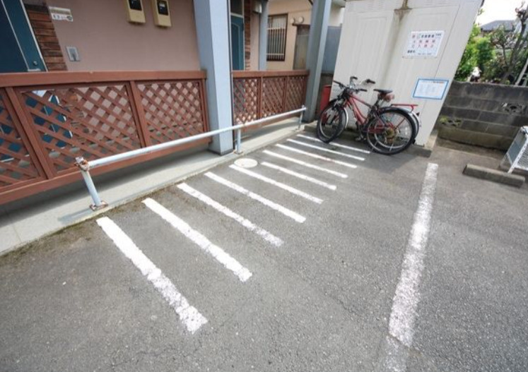 Ｌ・とれじゃーⅡの駐車場