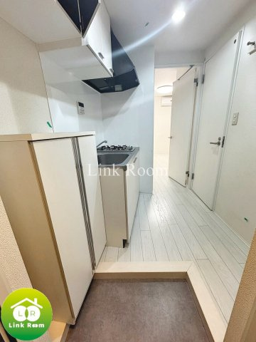 b'CASA新大橋の玄関