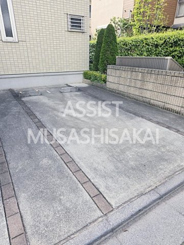 サン・ボヌールの駐車場