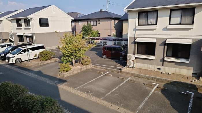 熊本市東区長嶺東５丁目のアパートの駐車場