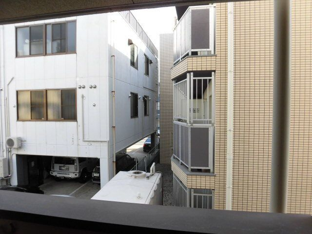 BRAND NEW DAY 平尾 230の外観