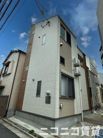 北区栄町のアパートの外観