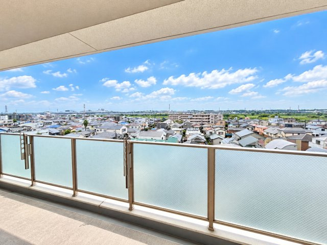 パレステージ金町の展望|6階から広がる開放的な眺望。視線が抜け、心地よい景色を楽しめます。