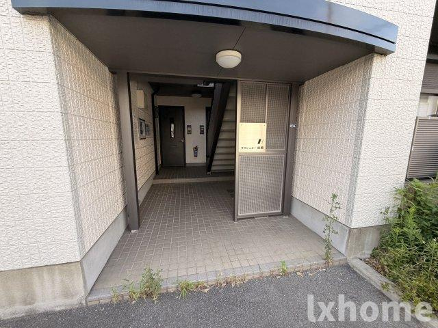 ラクシュミー鳥飼のエントランス