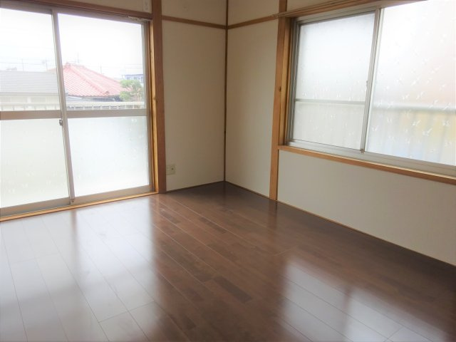 三陽荘の洋室|明るい洋室です