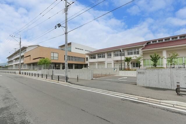 サンコート 飯塚市堀池の周辺|飯塚市立小中一貫校…まで2,100m