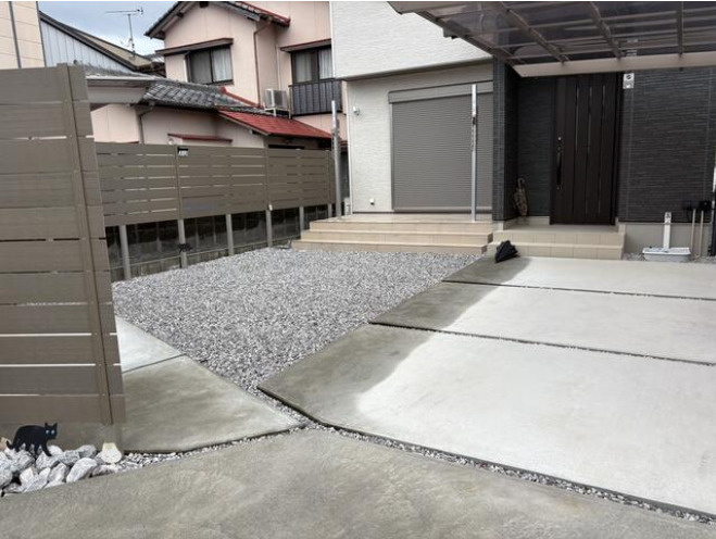 「駐車7台可＆即入居可の築浅物件」南国市駅前町1丁目　中古一戸建ての駐車場|敷地内には7台分の駐車スペース♪