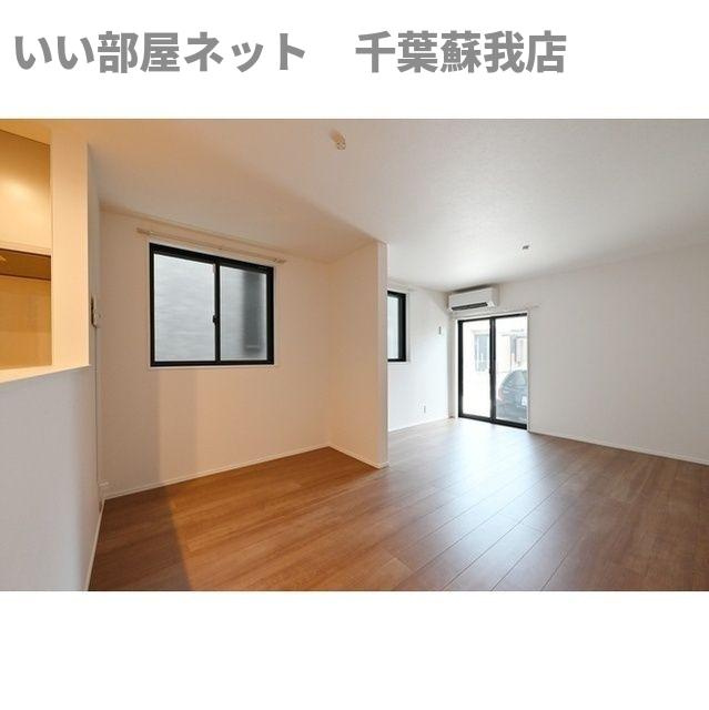 Kolet千葉仁戸名町の居間・リビング|こちらのリビングで趣味の時間をお楽しみください