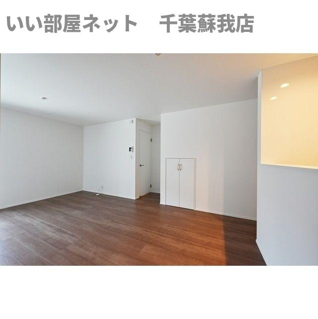 Kolet千葉仁戸名町のエントランス|寝室です
