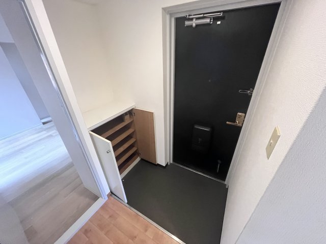 ベル松並町の玄関