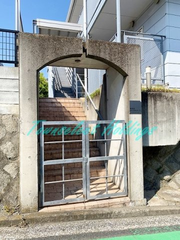 能見台ロイヤルコートのエントランス|お洒落なエントランス