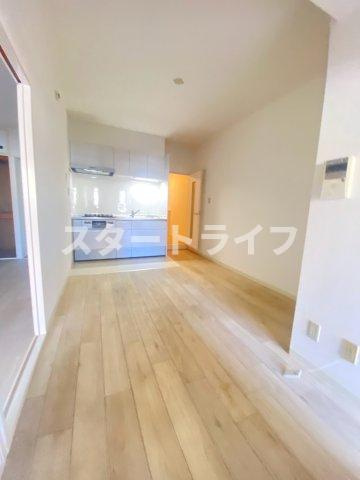 大阪市淀川区木川東４丁目の賃貸マンションの居間・リビング
