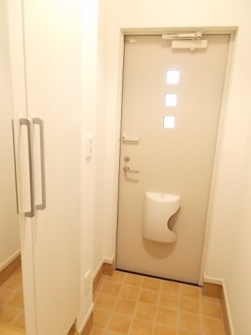 ひまわりの玄関|明るい玄関です