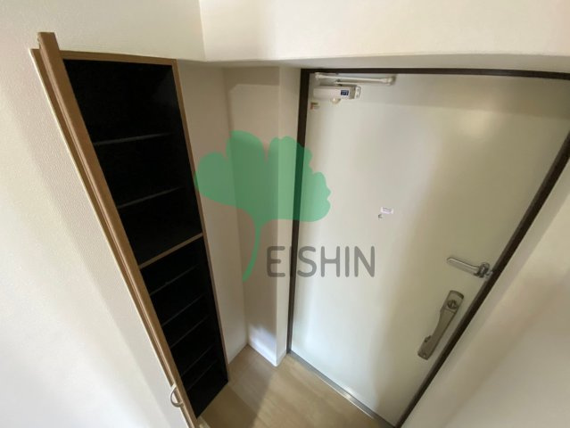 カーサコンプレッソの玄関|下駄箱もしっかりついてます！