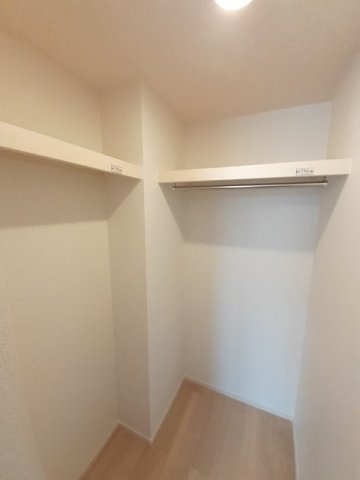 ディミータの収納|こまごまとしたものを収納できそうですね
