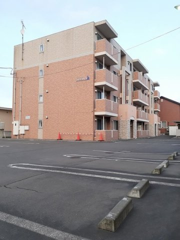 ＡＵＴＡＮＡ　アウタナの駐車場|駐車場に車を止められます