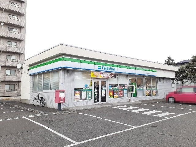 アイリス苫小牧の周辺|ファミリーマート若草町店まで550m
