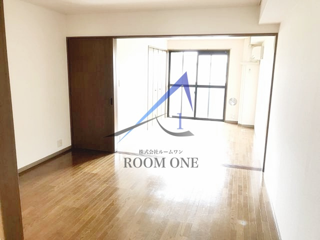 サン・エクセレンスの居間・リビング|洋室のお部屋です。