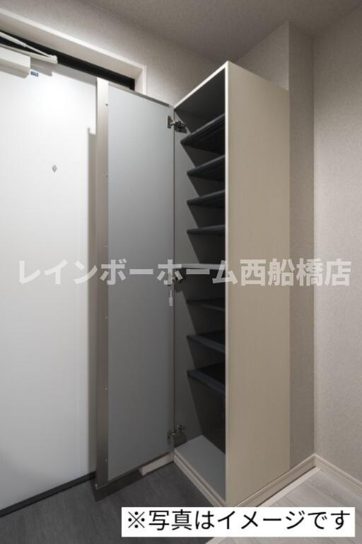 江戸川区東葛西５丁目のアパートの玄関|同シリーズ参考写真