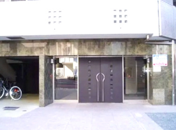 スカイコート早稲田壱番館のエントランス