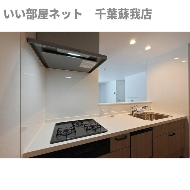 Kolet千葉仁戸名町のキッチン|コンパクトなキッチンで掃除もラクラク
