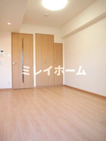 ルーブル羽田萩中の寝室