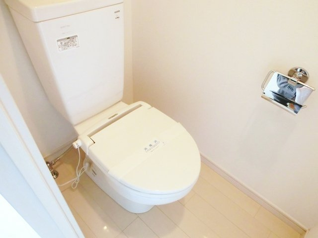 ベルグレード王子のトイレ|温水洗浄便座付きのトイレです！