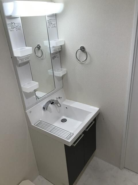 ビーカーサ横浜天王町の洗面所