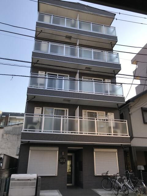 ビーカーサ横浜天王町の外観