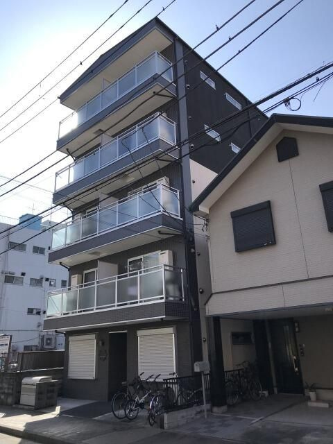 ビーカーサ横浜天王町の外観