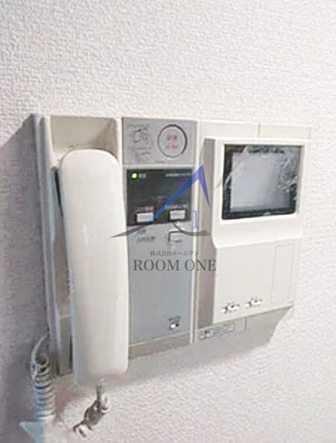 アーバンビュー中野のセキュリティ|モニター付きインターホンです。