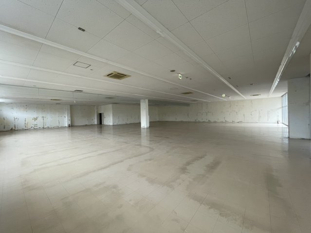 花園1号店舗のロビー
