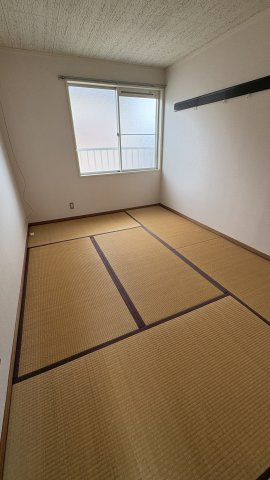 メゾンヤバラの和室|6帖の和室です。