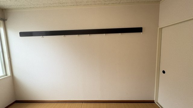 山口市矢原のアパートのその他|和室にもピクチャーレールがついています。