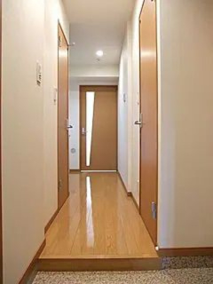 リクレイシア富士見台の玄関